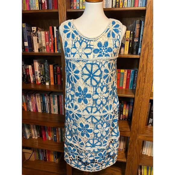 Turquoise and cream lace dress - Picture 1 of 3